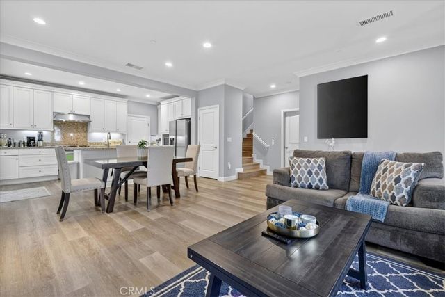 268 Overbrook, Irvine, CA 92620