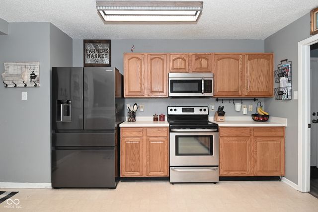 8722 Aylesworth Drive, Camby, IN 46113