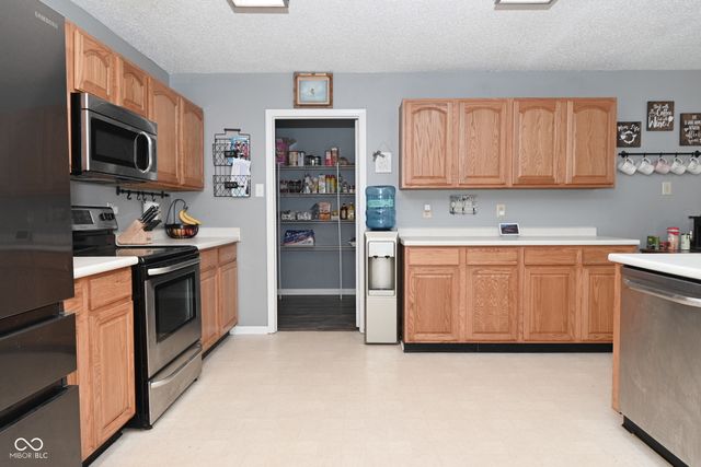 8722 Aylesworth Drive, Camby, IN 46113