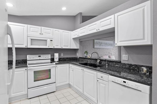 8180 Bellwort Place, Boynton Beach, FL 33472