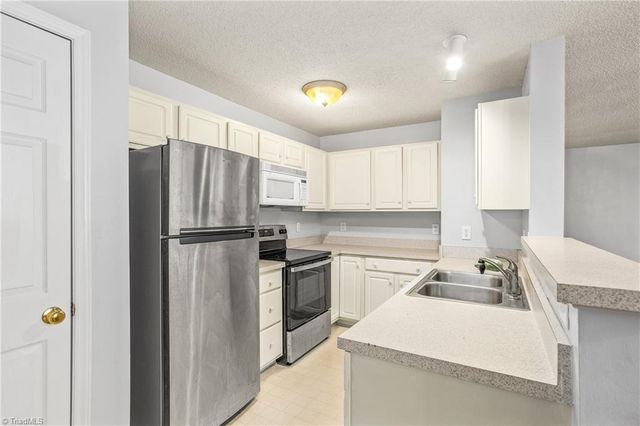 222 Timberline Ridge Court, Winston-salem, NC 27106