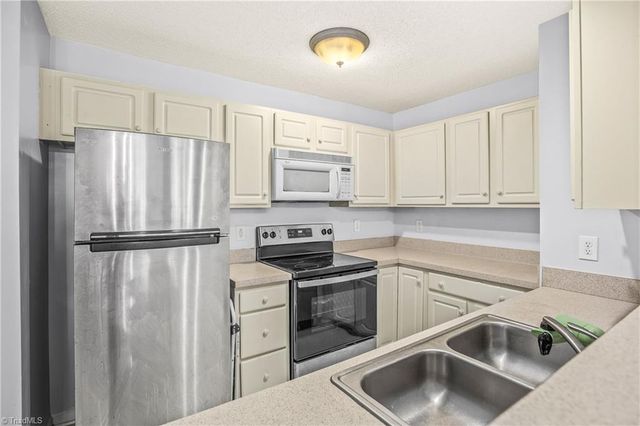 222 Timberline Ridge Court, Winston-salem, NC 27106