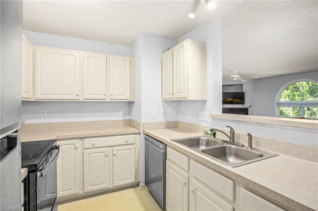 222 Timberline Ridge Court, Winston-salem, NC 27106