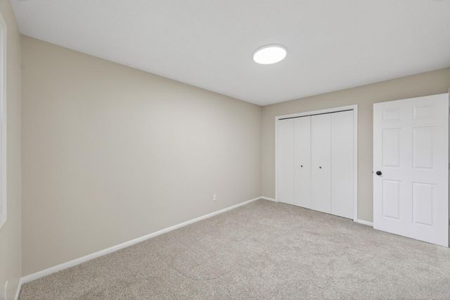 10370 Flamingo Street NW, Coon Rapids, MN 55433