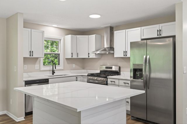 10370 Flamingo Street NW, Coon Rapids, MN 55433