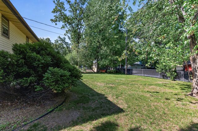 10370 Flamingo Street NW, Coon Rapids, MN 55433