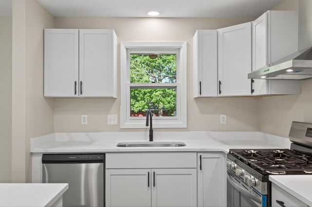 10370 Flamingo Street NW, Coon Rapids, MN 55433