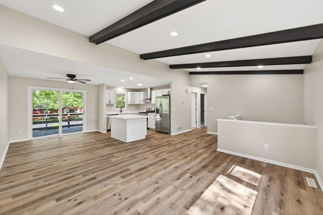 10370 Flamingo Street NW, Coon Rapids, MN 55433