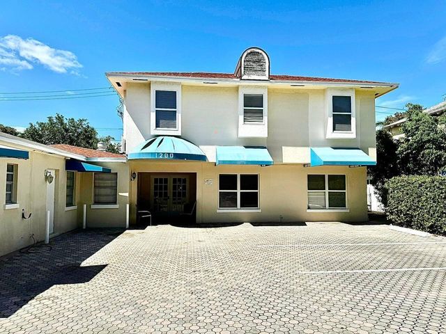 1200 Surf Road, West Palm Beach, FL 33404