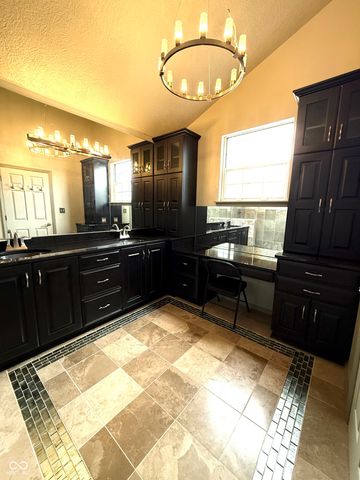 11521 Jamestown West Drive, Fishers, IN 46038