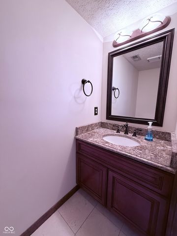 11521 Jamestown West Drive, Fishers, IN 46038