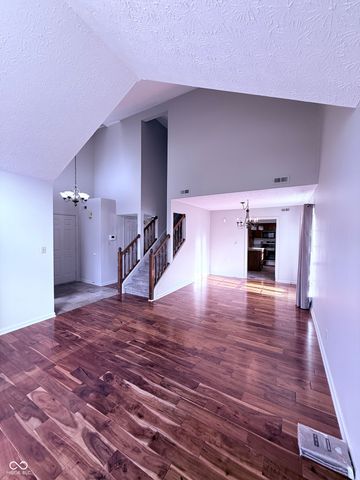 11521 Jamestown West Drive, Fishers, IN 46038