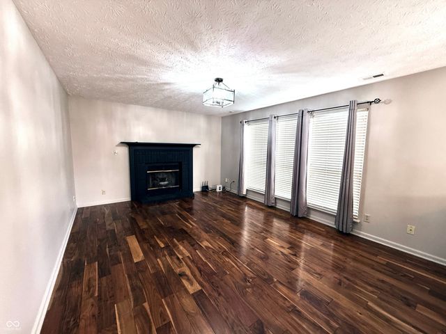 11521 Jamestown West Drive, Fishers, IN 46038