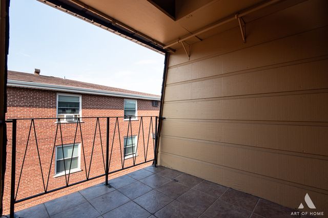 9708 Nottingham Avenue 11, Chicago Ridge, IL 60415