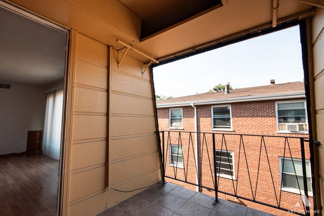 9708 Nottingham Avenue 11, Chicago Ridge, IL 60415