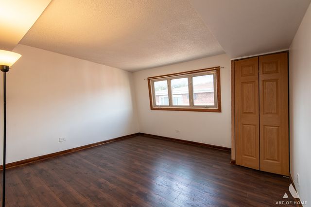 9708 Nottingham Avenue 11, Chicago Ridge, IL 60415