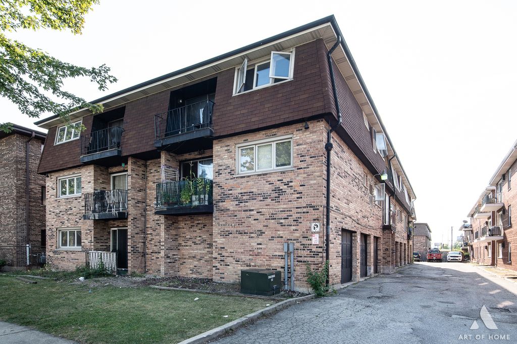 9708 Nottingham Avenue 11, Chicago Ridge, IL 60415