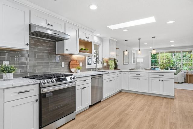 413 Del Medio Avenue, Mountain View, CA 94040