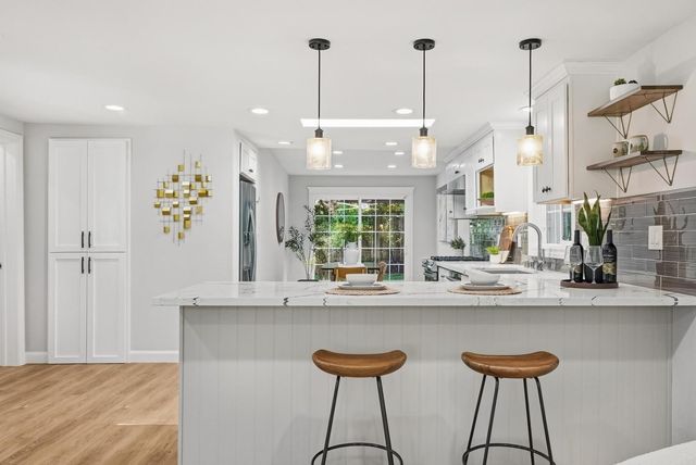 413 Del Medio Avenue, Mountain View, CA 94040