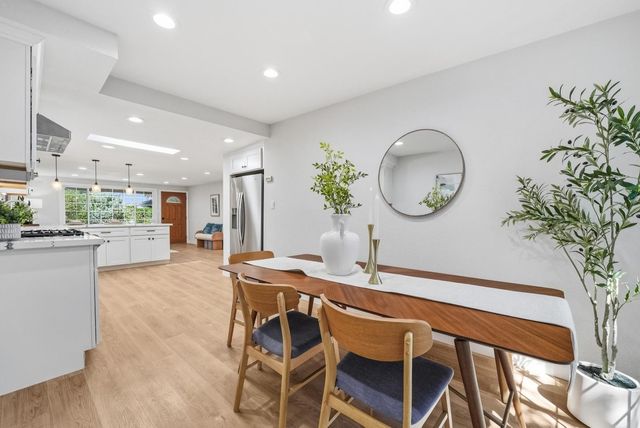 413 Del Medio Avenue, Mountain View, CA 94040