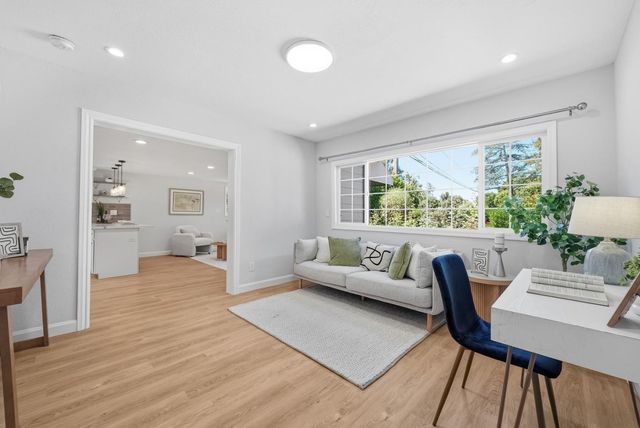 413 Del Medio Avenue, Mountain View, CA 94040