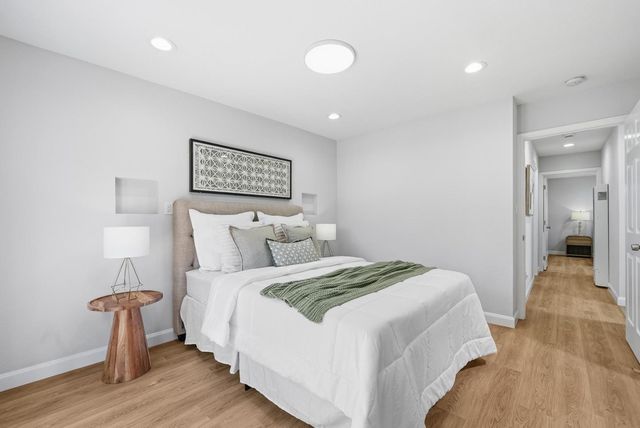 413 Del Medio Avenue, Mountain View, CA 94040