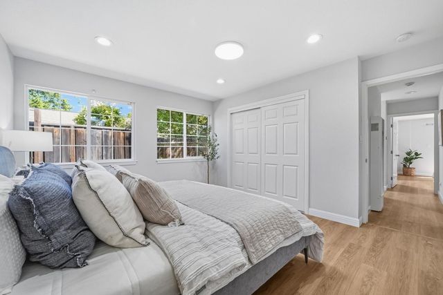 413 Del Medio Avenue, Mountain View, CA 94040