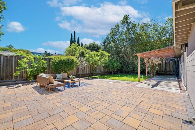 413 Del Medio Avenue, Mountain View, CA 94040