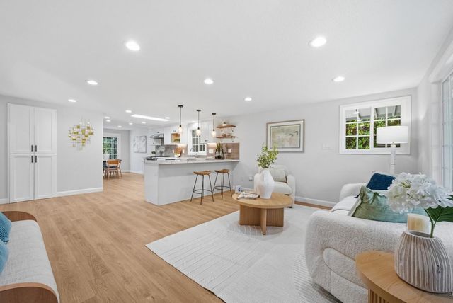 413 Del Medio Avenue, Mountain View, CA 94040