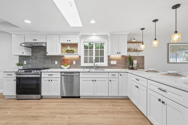 413 Del Medio Avenue, Mountain View, CA 94040