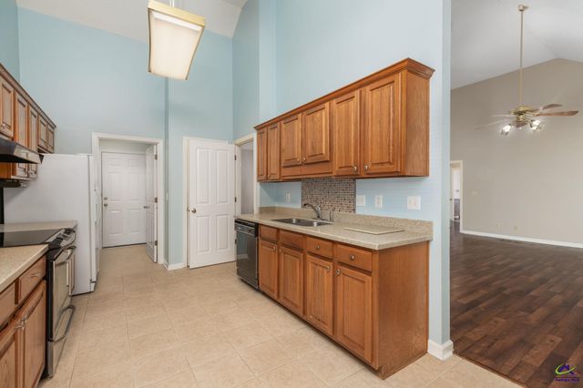 226 Autumn Trace Court, Macon, GA 31210