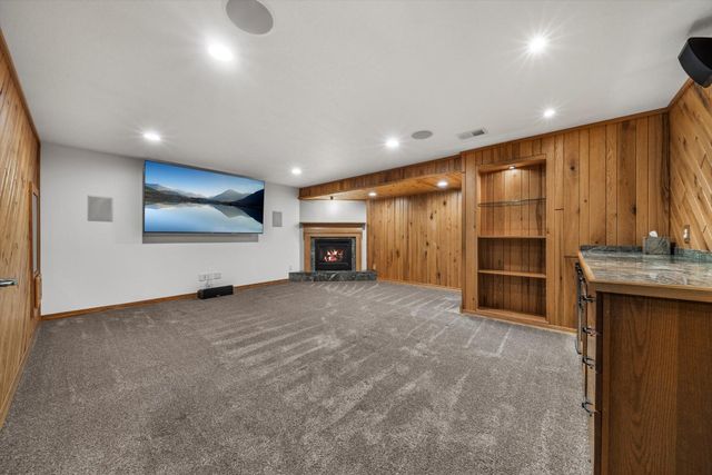 5601 Schutta Road, Shoreview, MN 55126