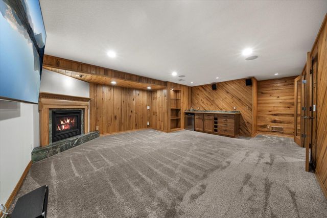 5601 Schutta Road, Shoreview, MN 55126