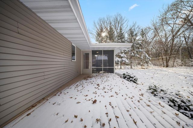 5601 Schutta Road, Shoreview, MN 55126