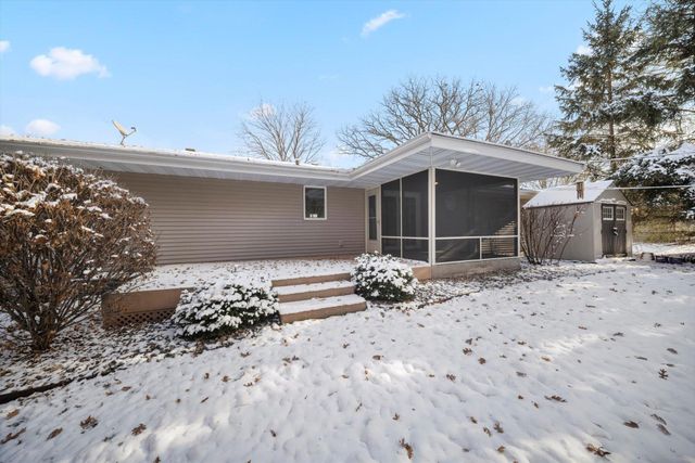 5601 Schutta Road, Shoreview, MN 55126