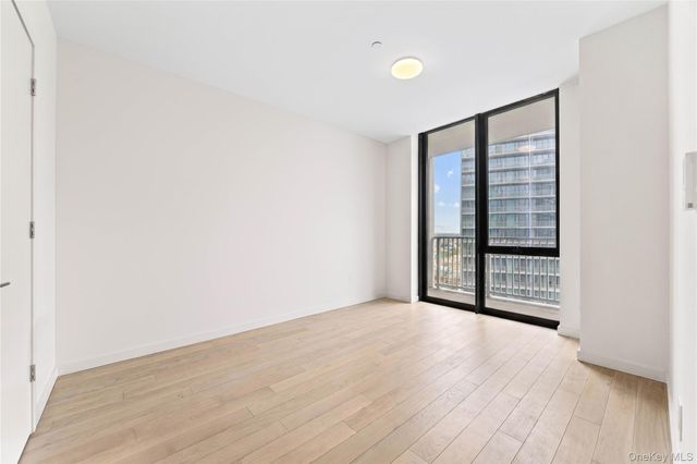 131-02A 40th Road 14B, Flushing, NY 11354