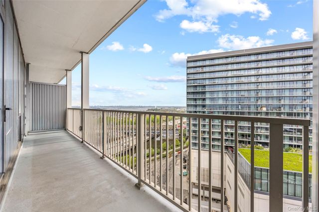 131-02A 40th Road 14B, Flushing, NY 11354