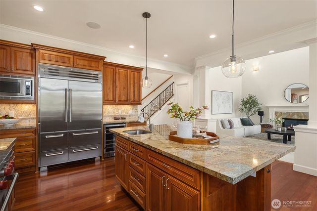 9750 SE 5th Street, Bellevue, WA 98004