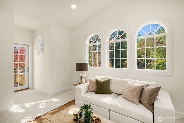 9750 SE 5th Street, Bellevue, WA 98004