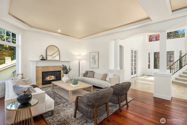 9750 SE 5th Street, Bellevue, WA 98004