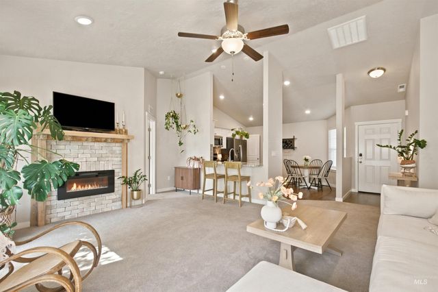 7516 S Foremast Ave, Boise, ID 83709