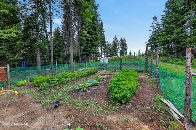 14408 N Mountain View Ln, Newman Lake, WA 99025