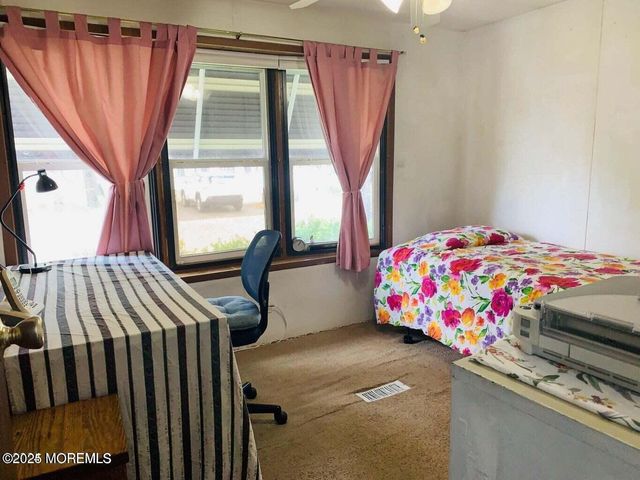 31 Panda Lane, Whiting, NJ 08759