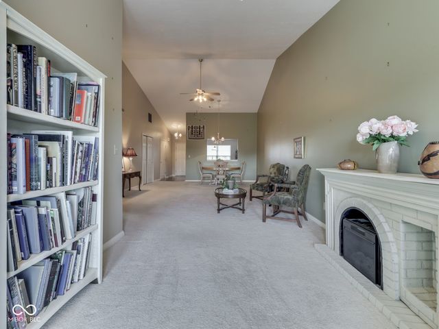2055 Pelican Drive, Franklin, IN 46131
