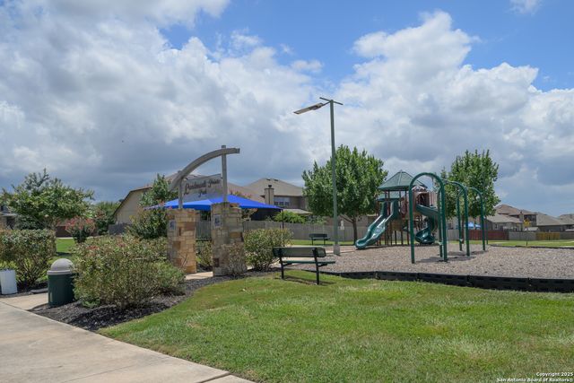 417 Landmark Falls, Cibolo, TX 78108