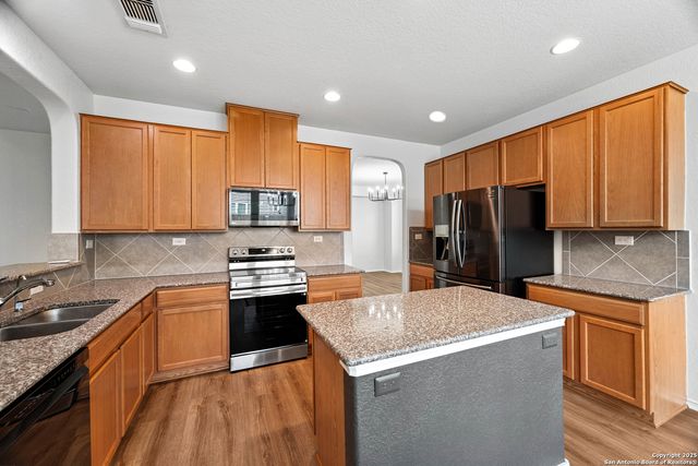 417 Landmark Falls, Cibolo, TX 78108