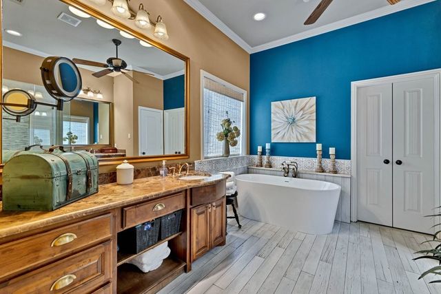 7012 Ridge Line Drive, North Richland Hills, TX 76182