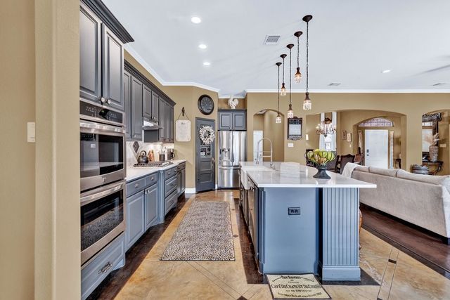 7012 Ridge Line Drive, North Richland Hills, TX 76182