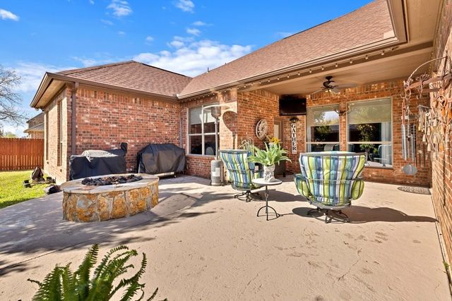 7012 Ridge Line Drive, North Richland Hills, TX 76182