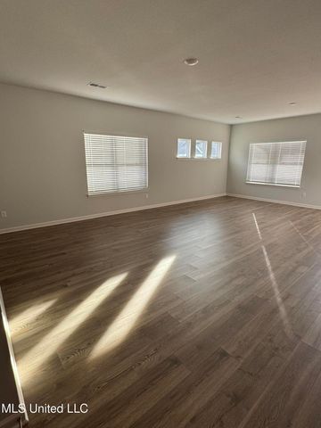 32 Spirit Dance Drive, Byhalia, MS 38611